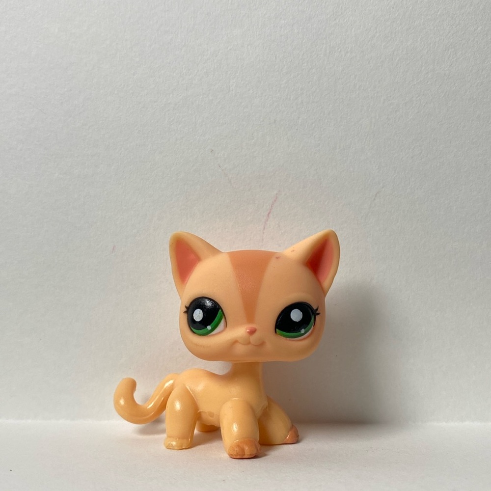 Littlest pet shop orange cat